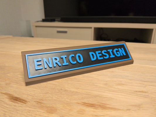 Personligt navneskilt til bord – 3D-printet med dybde og kontrast
