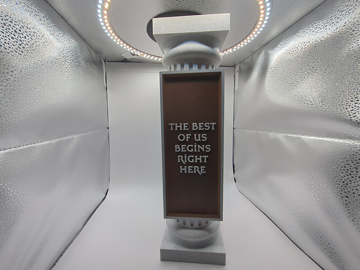 STL - The piller. Stor søjle til store budskaber